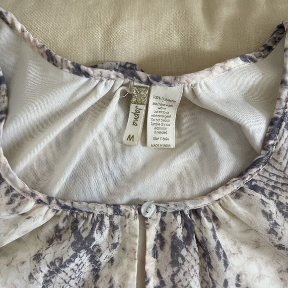 Japna Gray Snake Skin Print Long Sleeve Smocked Blouse M - Picture 3 of 7